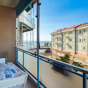casa-necchi.hotelitalianriviera.com/